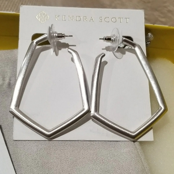 NWT Kendra Scott Dainty Necklace & Hoop Earrings - Picture 3 of 3